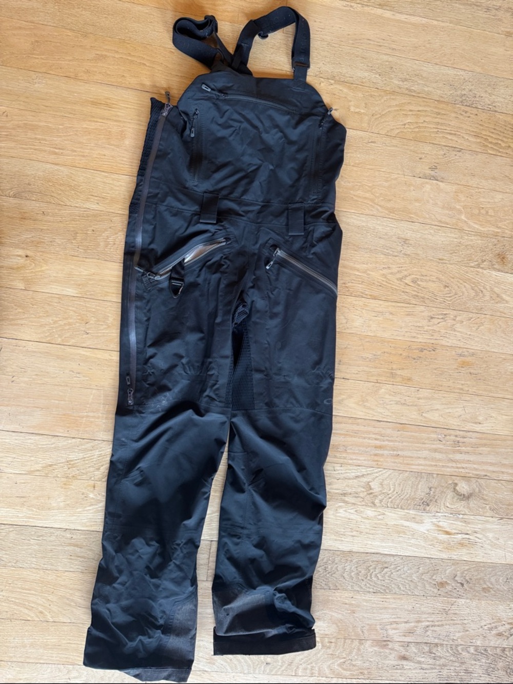 OUTDOOR RESEARCH WOMENS HEMISPHERES BIBS BLACK SIZE SMALL. Goretex.